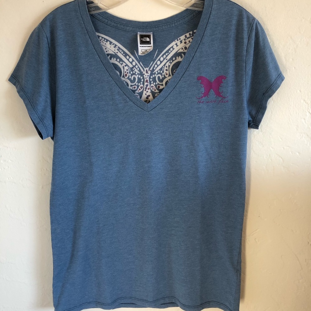 The North Face Tee. V Neck Women’s fitted size Lg